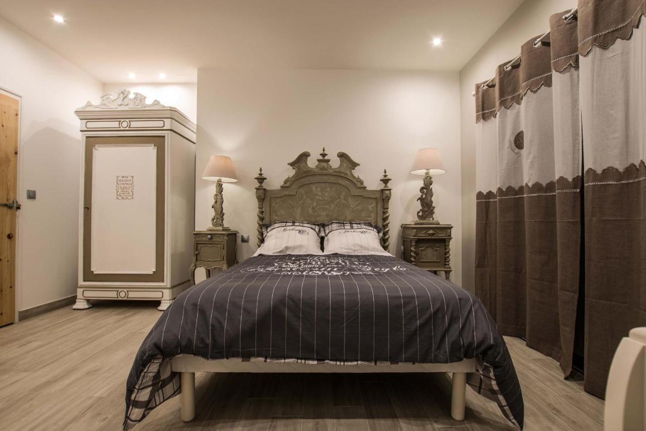 Les Cuves - Saintes Bed & Breakfast *